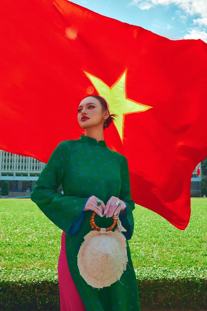 Với sắc vóc nóng bỏng cùng nhiều kinh nghiệm trong nghề, đại diện Việt Nam được kỳ vọng sẽ gặt hái thành tích cao tại đấu trường sắc đẹp này.