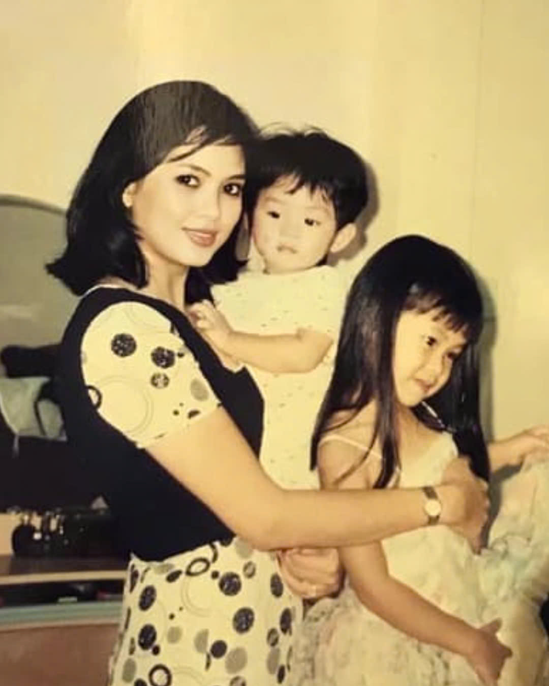 Ảnh hiểm về mẹ Tiên Nguyễn thời trẻ không hổ danh tứ đại mỹ nhân đình đám một thời