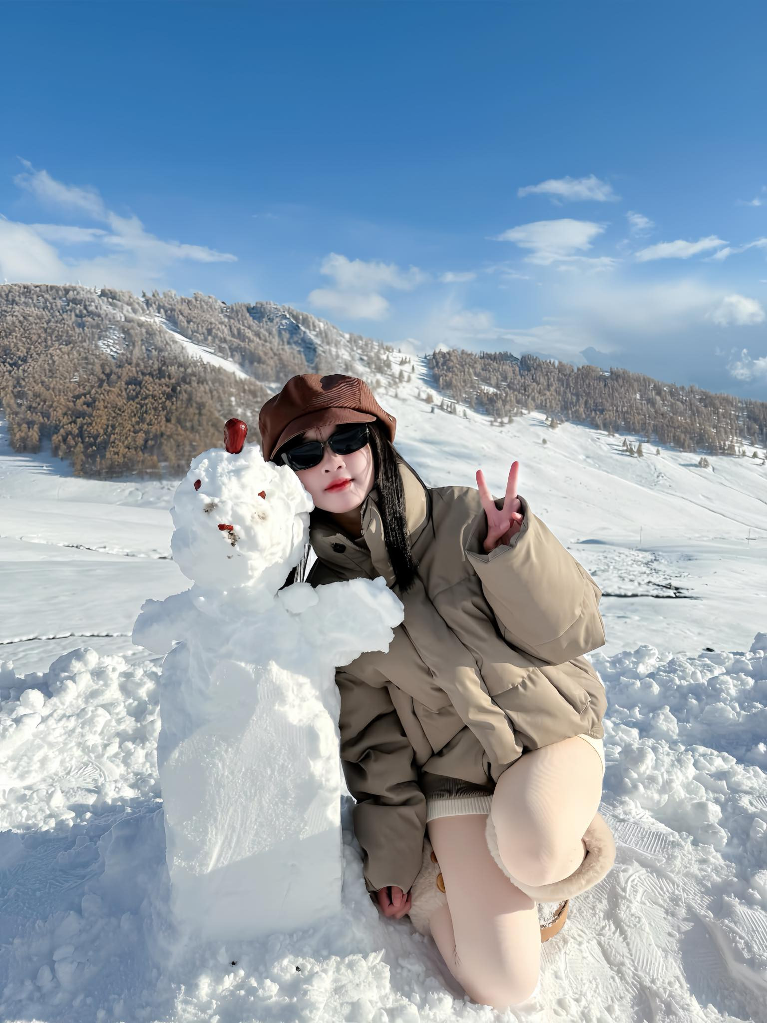 Cuộc sống Tôn Bằng với vợ trẻ kém 26 tuổi