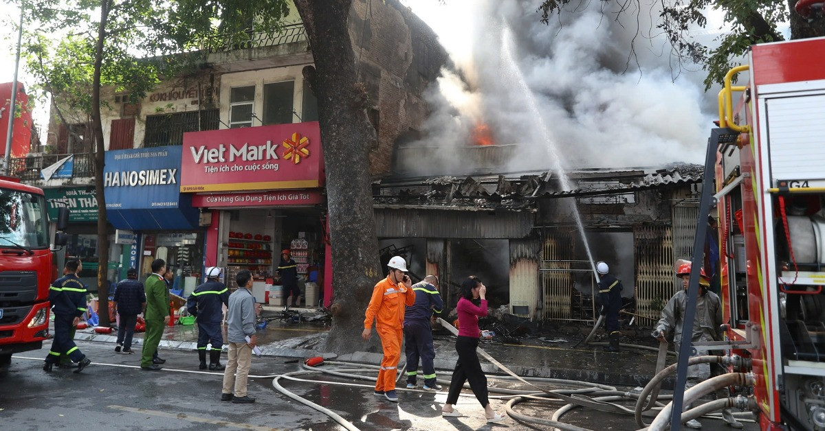Hà Nội: Cháy nhà trên phố Lò Đúc