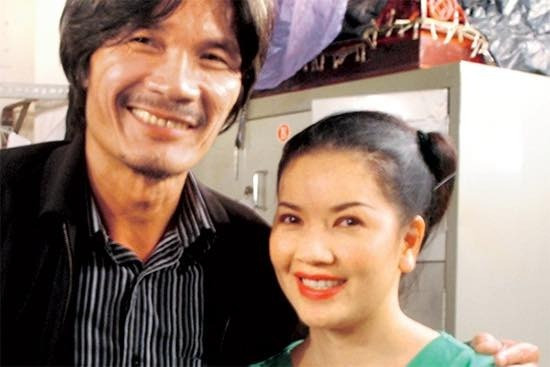 Người cũ khóc nghẹn tại 100 ngày lễ tang Ngọc Trinh