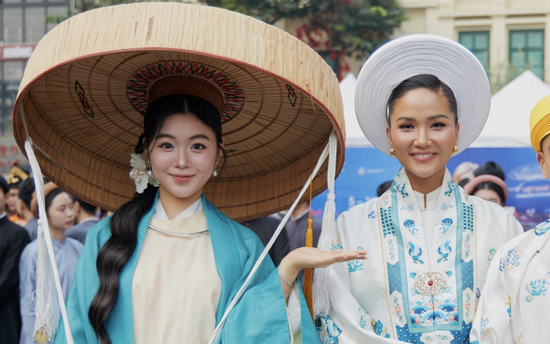 Nhan sắc H'hen Niê sau 3 tháng sinh con gái