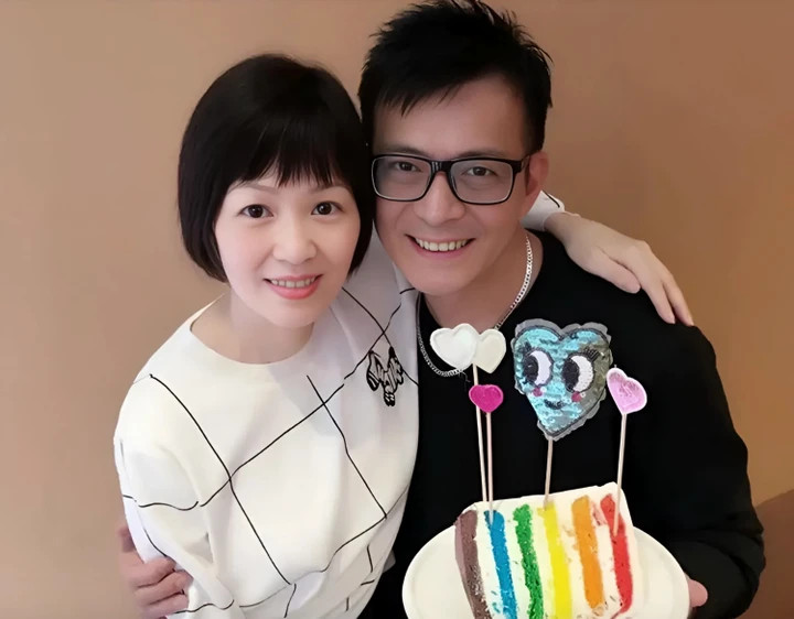 Bức ảnh kỷ niệm của Huỳnh Nhật Hoa và bà xã.