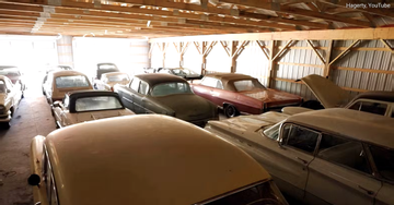 Thừa kế cả dàn xe cổ phủ bụi trong nhà kho, con trai lập tức rao bán hàng loạt