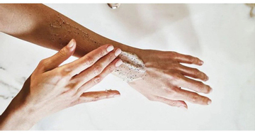 Cách dưỡng da tay mùa đông không bị bong tróc