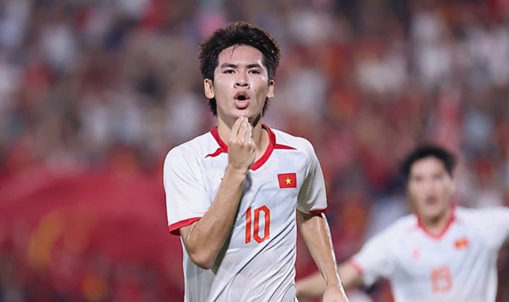 Lê Văn Thuận có thể đá chính.