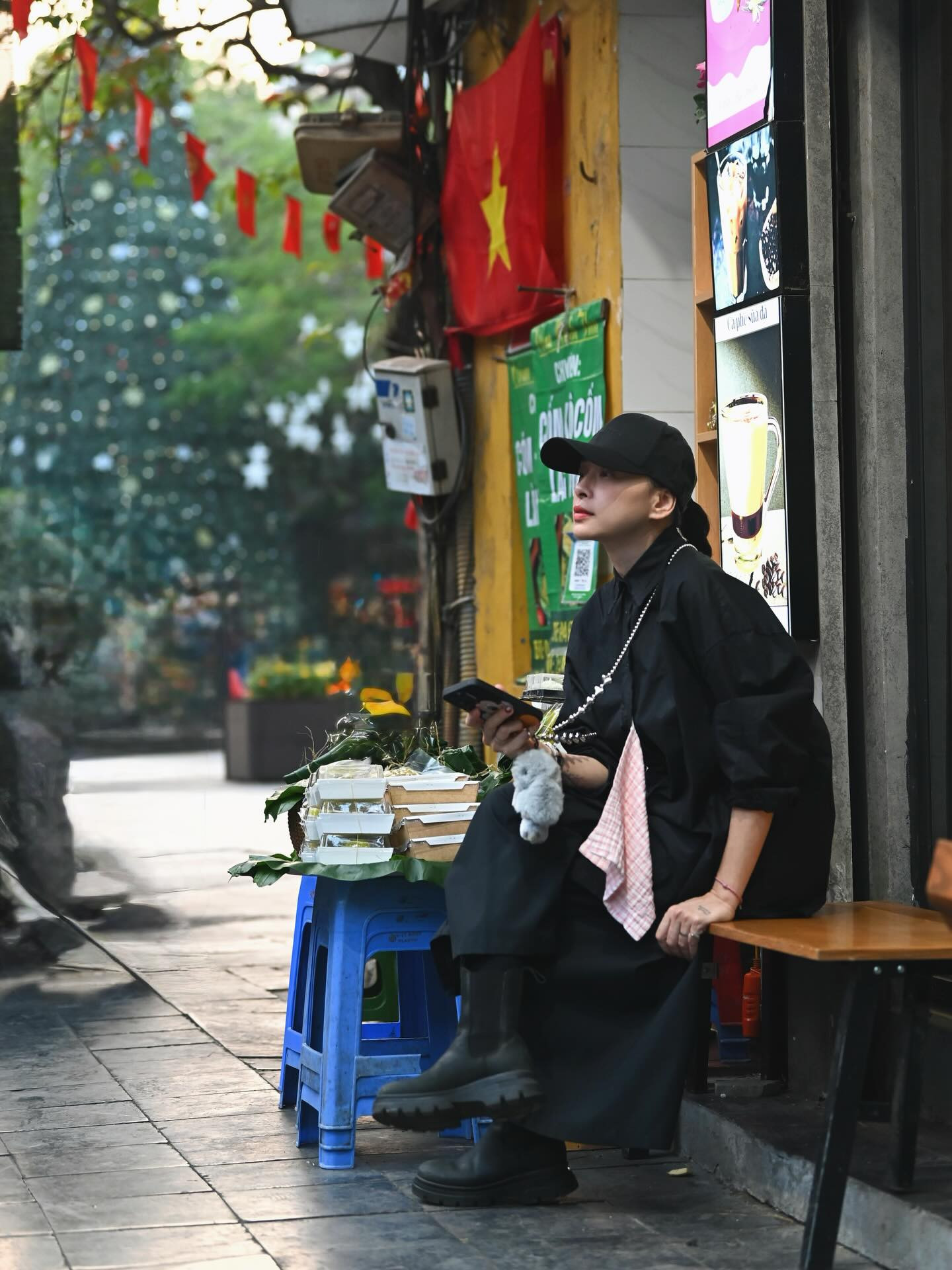 Được chồng tâm lý chăm sóc sau sinh, 'đả nữ màn ảnh Việt' có sắc vóc ra sao? - Ảnh 2.