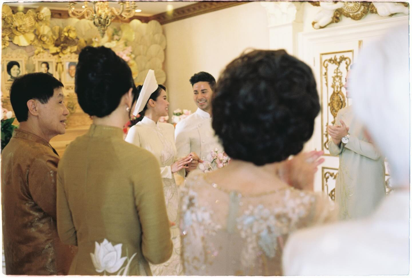 Ảnh cận lễ gia tiên truyền thống của con gái tỷ phú Johnathan Hạnh Nguyễn