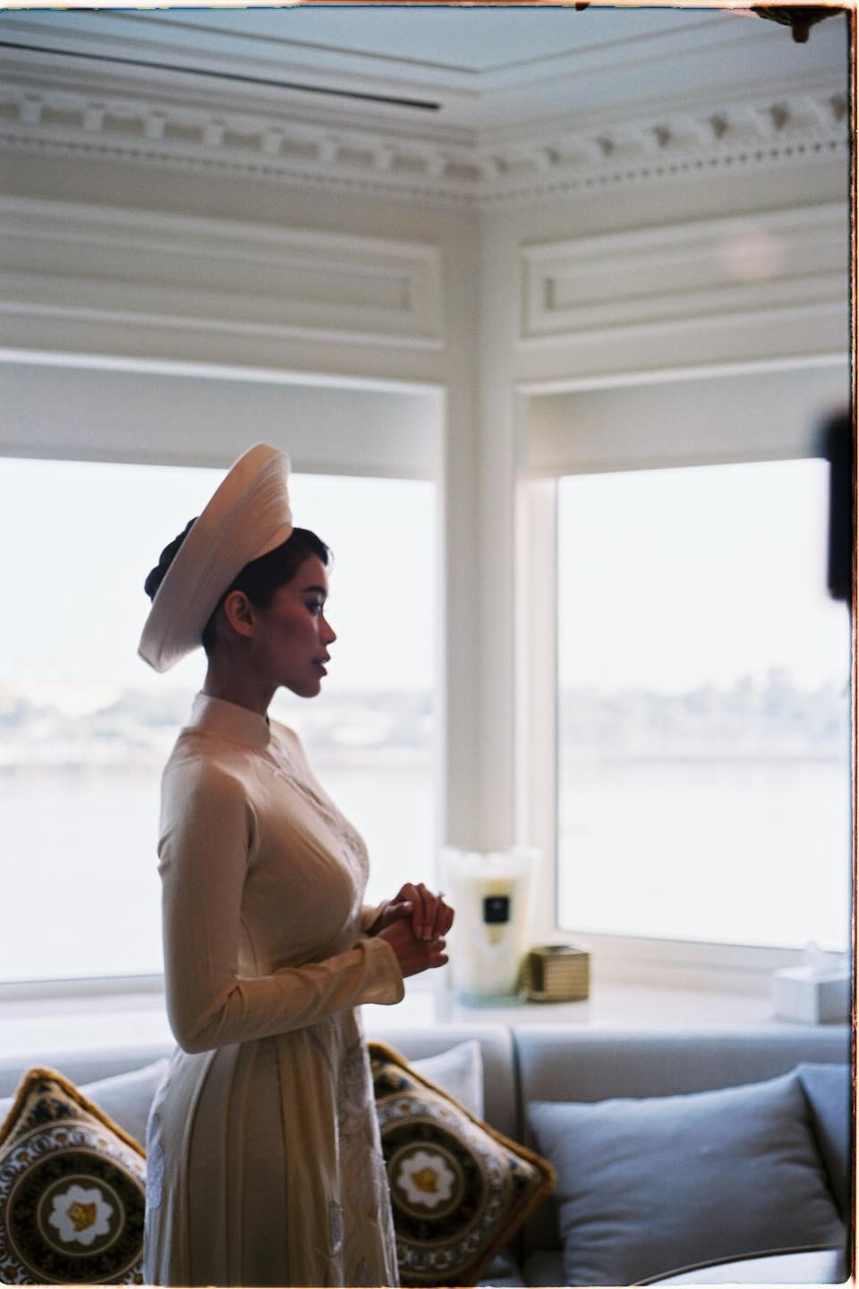 Ảnh cận lễ gia tiên truyền thống của con gái tỷ phú Johnathan Hạnh Nguyễn