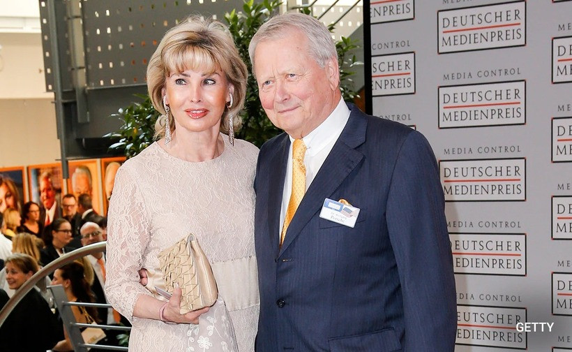 Tỷ phú nổi tiếng lấy vợ thứ tư kém mình 20 tuổi. Ảnh: Mail Online