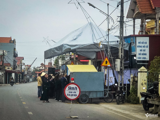Vụ tai nạn 4 người đi đám cưới tử vong: Thắt lòng đám tang ở Ninh Bình