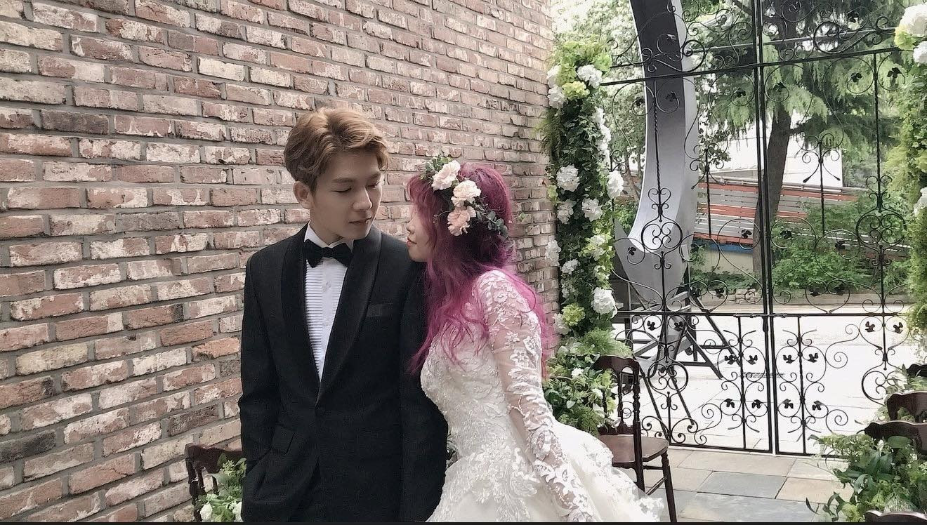 Ảnh cưới 8 năm mới được công bố của Khởi My