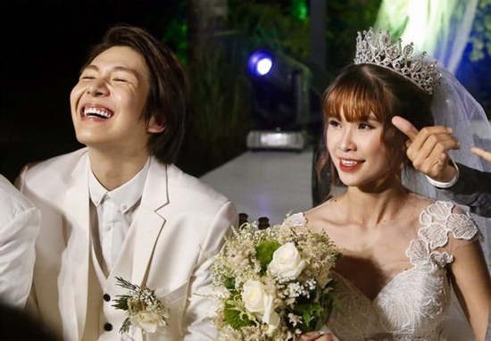 Bức ảnh 8 năm mới được công bố của đám cưới chấn động nhất Vbiz