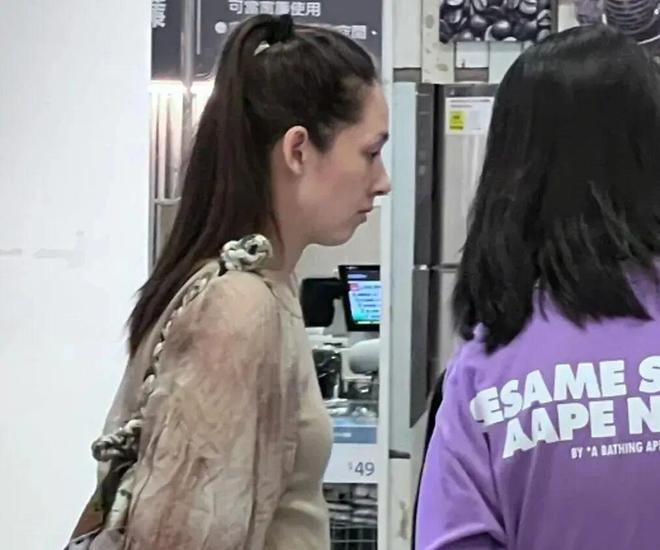 Con dâu trùm xã hội đen Hong Kong lộ diện sau ồn ào bị nhà chồng ruồng bỏ