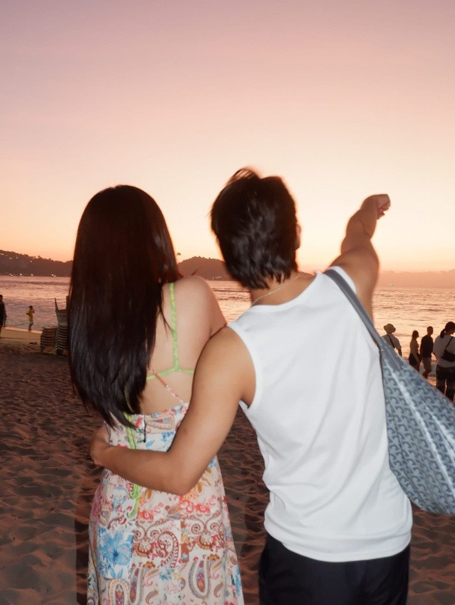 Hình ảnh tình cảm chưa từng tiết lộ của Bích Phương  Tăng Duy Tân