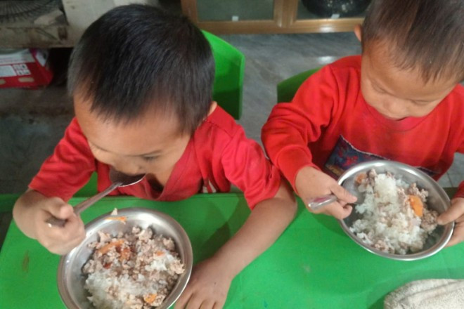 loat thong tin gay tranh cai ve du an nuoi em hoi lhtn viet nam len tieng 1707_copy_660x440.jpg