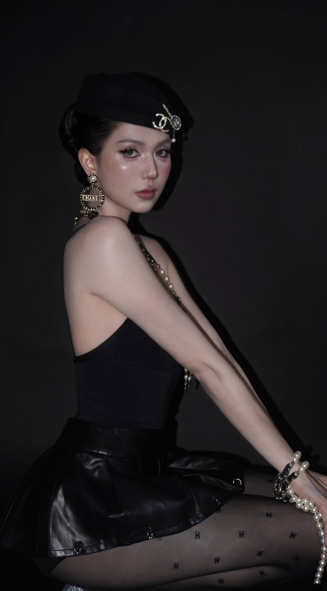 Ngân Collagen tái xuất Ngọc Trinh bất ngờ bị réo tên