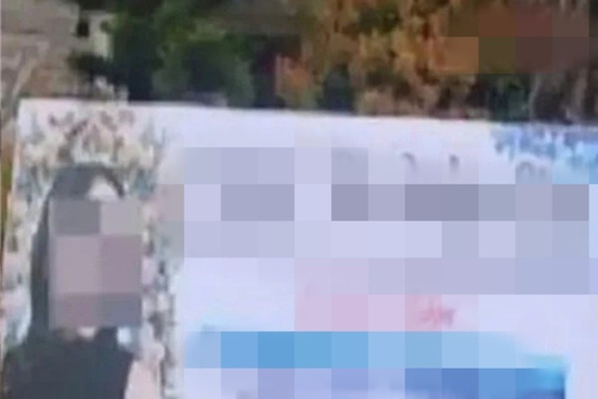 Nữ sinh bị tố là 'tiểu tam' ngay tại lễ tốt nghiệp, cả trường học xôn xao