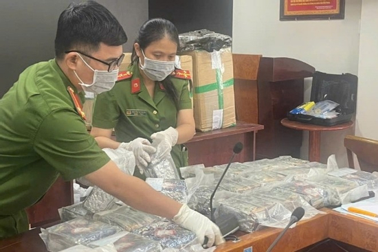 Phá đường dây ma túy do các đối tượng bị truy nã quốc tế cầm đầu, giao dịch nghìn tỷ