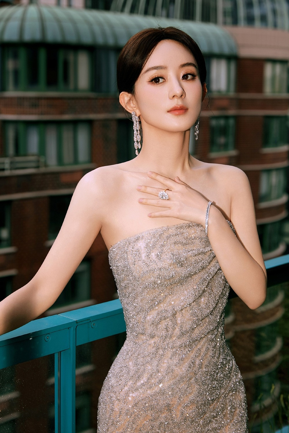 Triệu Lệ Dĩnh vội bỏ bạn trai tai tiếng sau khi thất thế