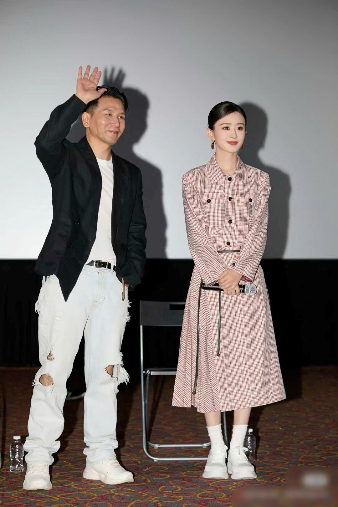 Triệu Lệ Dĩnh vội bỏ bạn trai tai tiếng sau khi thất thế