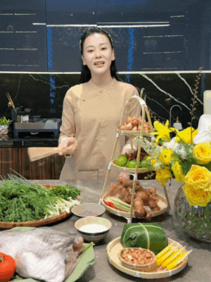 Phương Oanh gây sốt với vóc dáng hiện tại