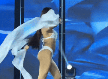 2 màn trình diễn '10 điểm không có nhưng' của Mai Ngô ở chung kết Miss Charm 2025