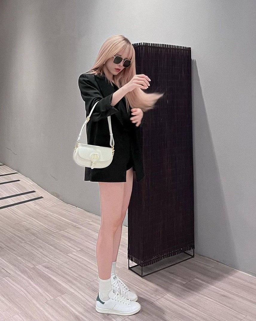 Thiều Bảo Trâm xách túi gần 100 triệu đồng đi du lịch Nhật