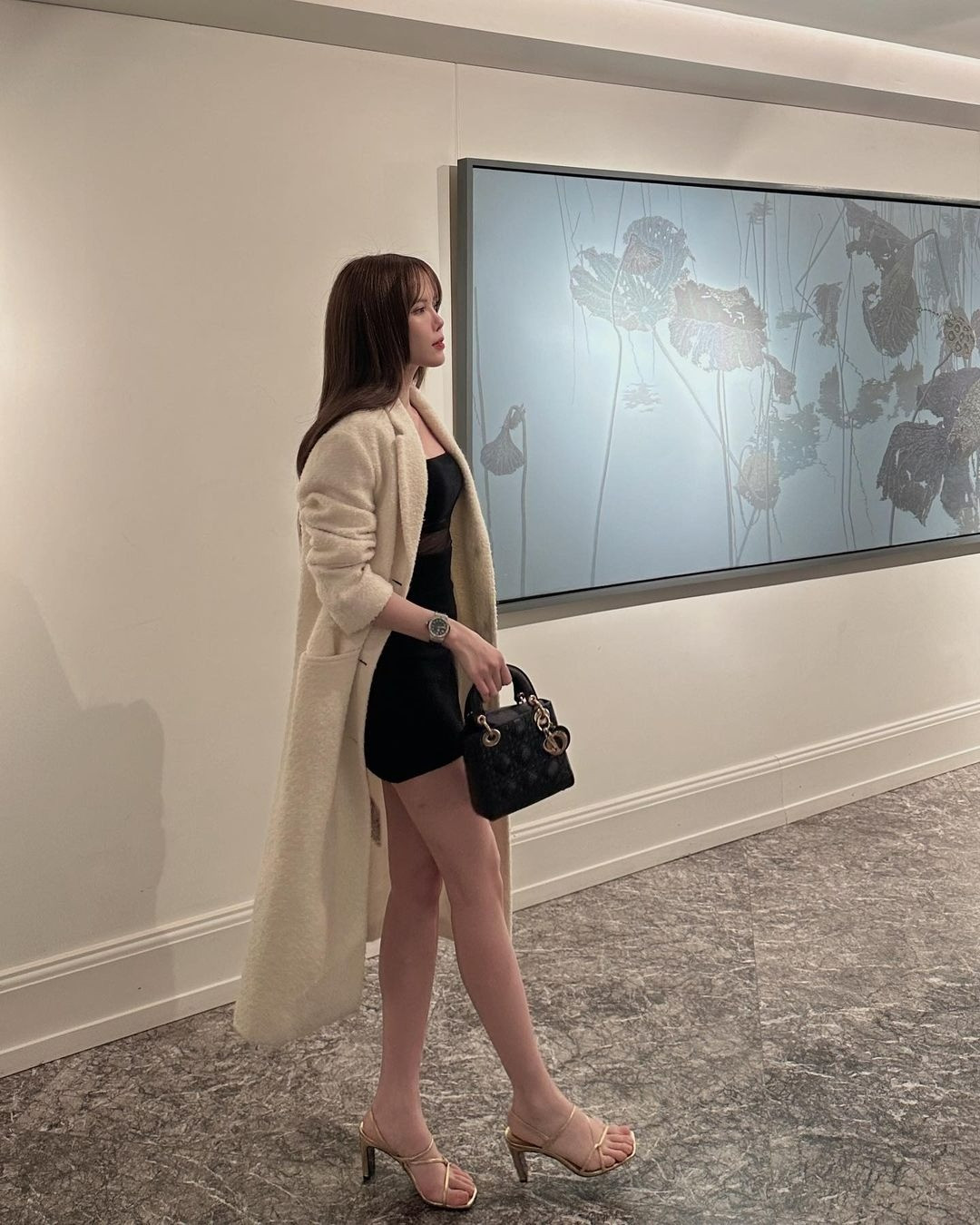 Thiều Bảo Trâm xách túi gần 100 triệu đồng sang chảnh hết nấc tại Nhật Bản