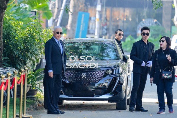 Thân thế nam diễn viên được giao phụ trách an ninh trong trong đám cưới con gái tỷ phú Johnathan Hạnh Nguyễn - Ảnh 2.