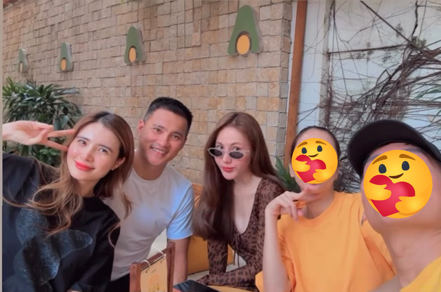 Vợ chồng Công Vinh  Thủy Tiên hiếm hoi lộ diện