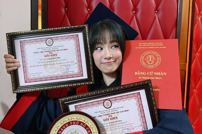 Lương Bích Hữu tốt nghiệp đại học ở tuổi 41