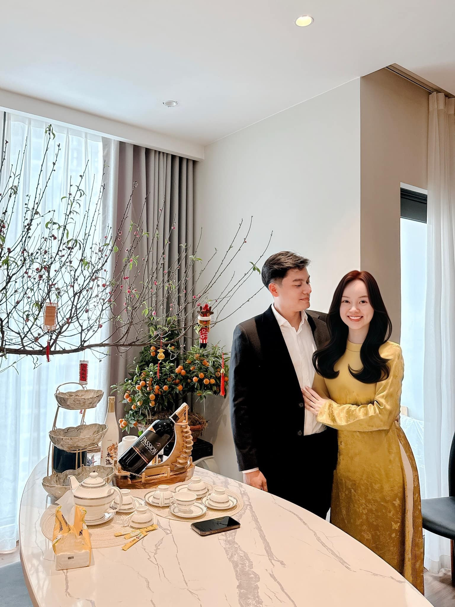 Ly Kute hiếm hoi khoe ảnh lãng mạn bên chồng sau tiết lộ đang mang bầu lần 3