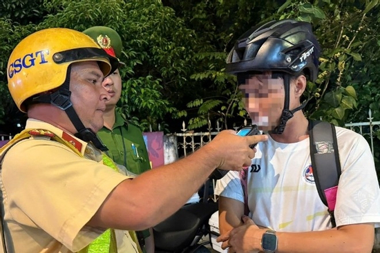 Nam tài xế nhận ‘trái đắng’ vì lái xe sau bữa nhậu mừng vô địch Pickleball