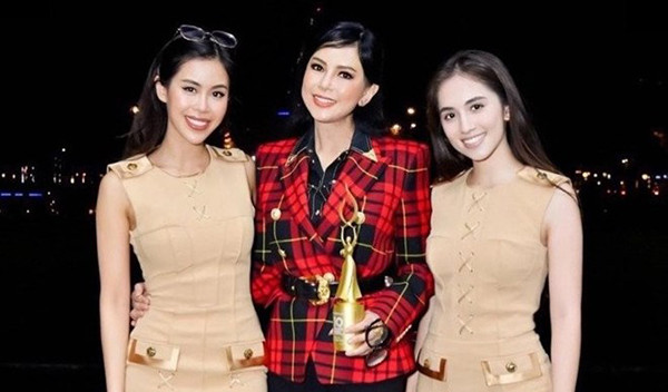 bạn gái con trai tỉ phú Johnathan Hạnh Nguyễn - Ảnh 14.