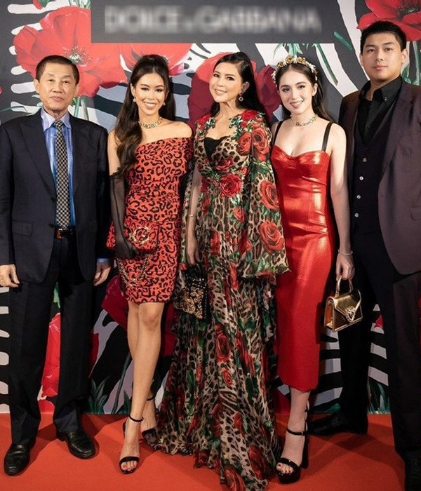 bạn gái con trai tỉ phú Johnathan Hạnh Nguyễn - Ảnh 10.