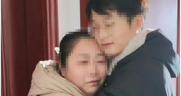 Chàng trai trở về sau 24 năm bị bắt cóc, vỡ oà khi phát hiện sự thật về mẹ