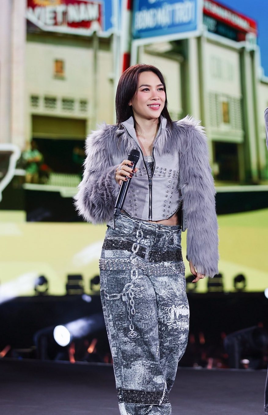 Mỹ Tâm hiếm hoi diện đồ xuyên thấu - Ảnh 8.