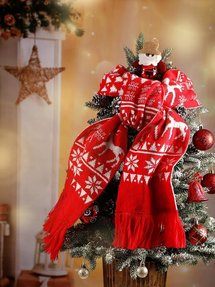 Áo sweater, hoodie, khăn len là những món quà Giáng sinh thiết thực. (Ảnh: Amazon)