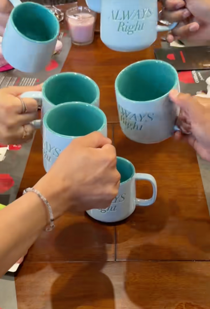 Những món quà Giáng sinh đang 'gây sốt' trong cộng đồng gen Z - 9