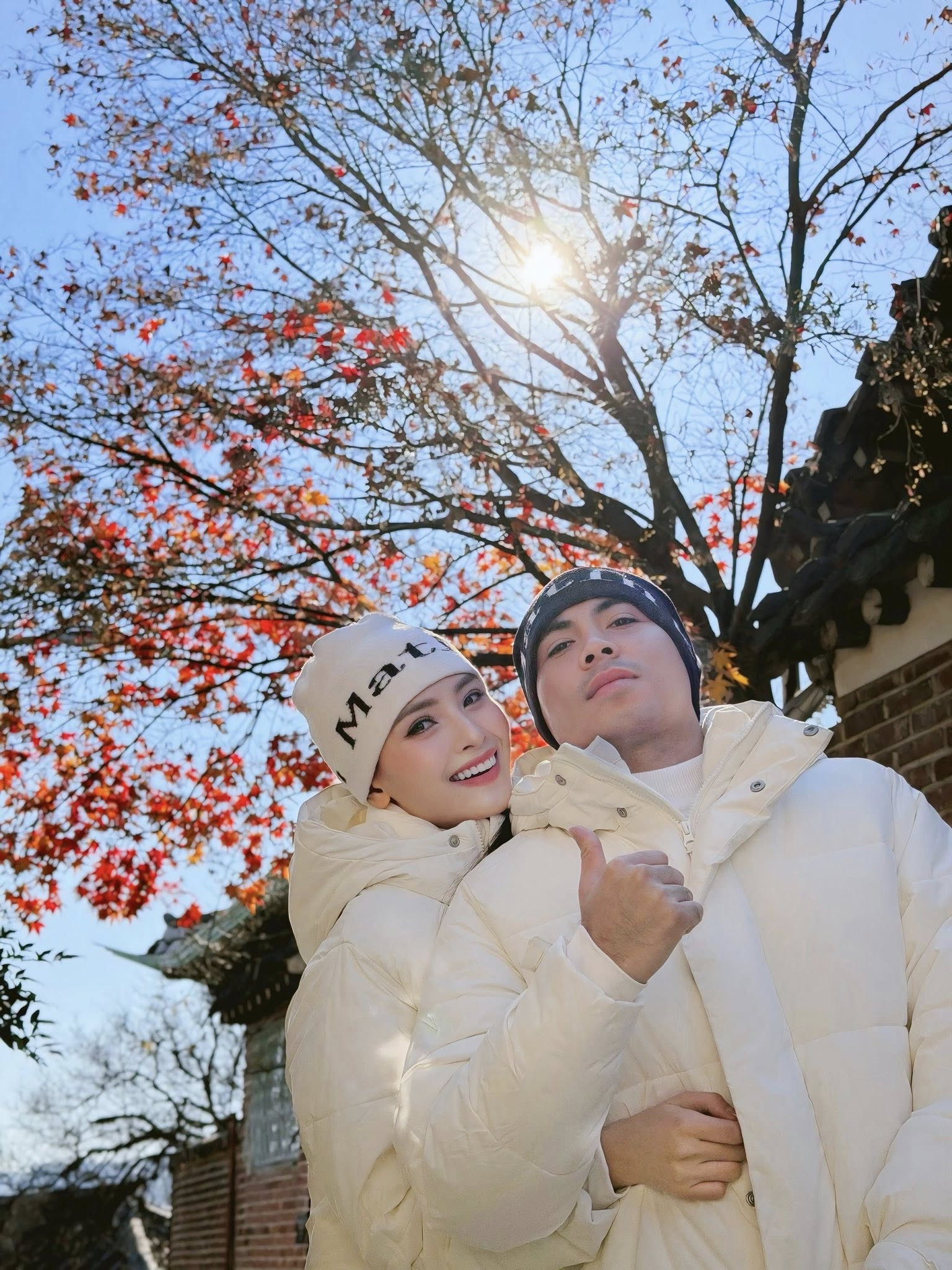 Cầu thủ Đức Huy cầu hôn MC Huyền Trang trong chuyến du lịch Hàn Quốc - Ảnh 3.