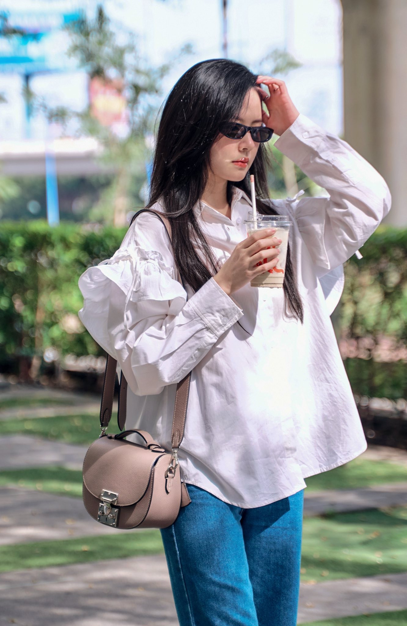 Hành động lạ gây bàn tán của Midu trước nghi vấn mang thai với thiếu gia ngành nhựa