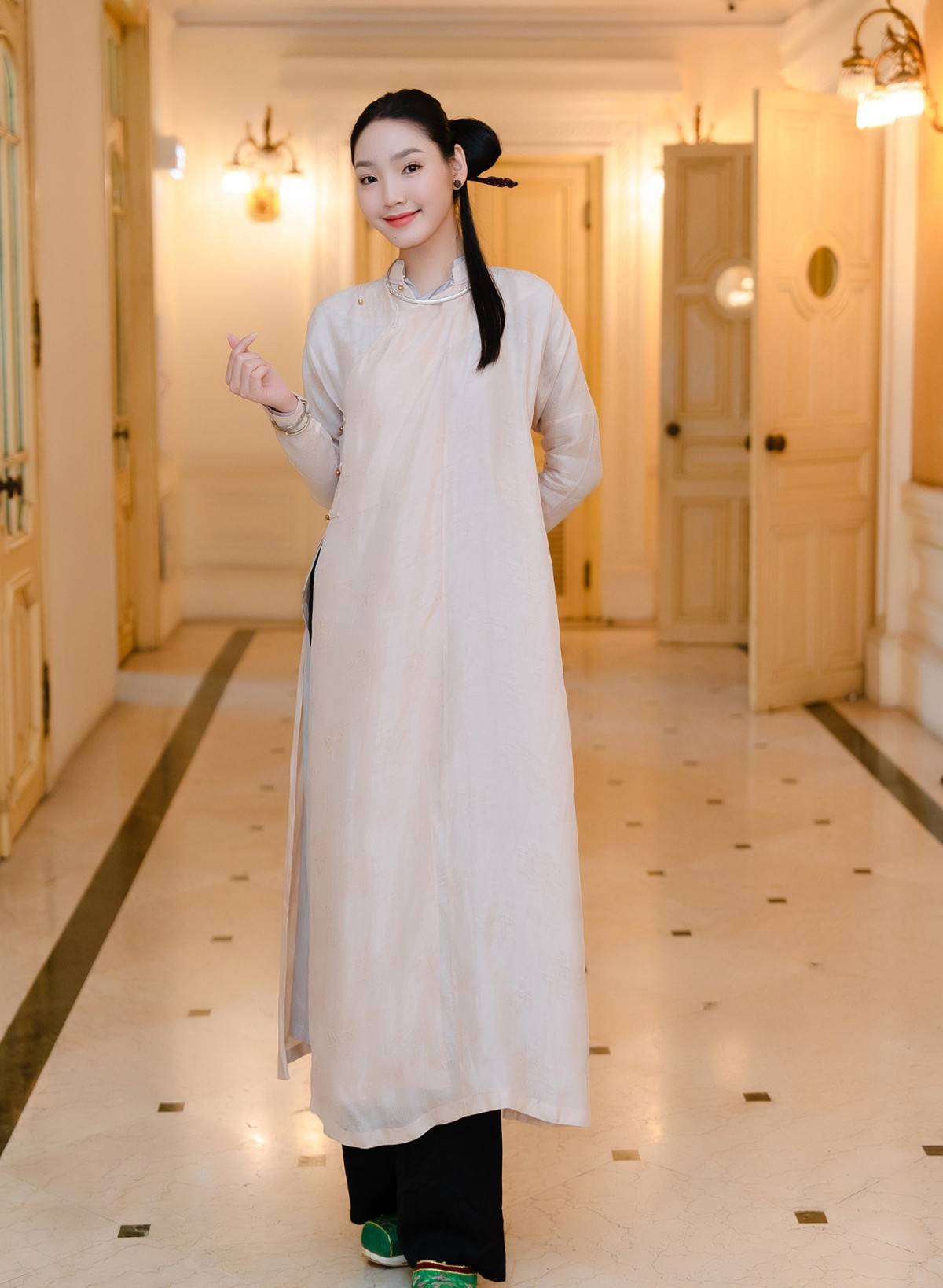 Nàng thơ trăm tỷ đóng nữ chính trong phim Trường Giang là ai