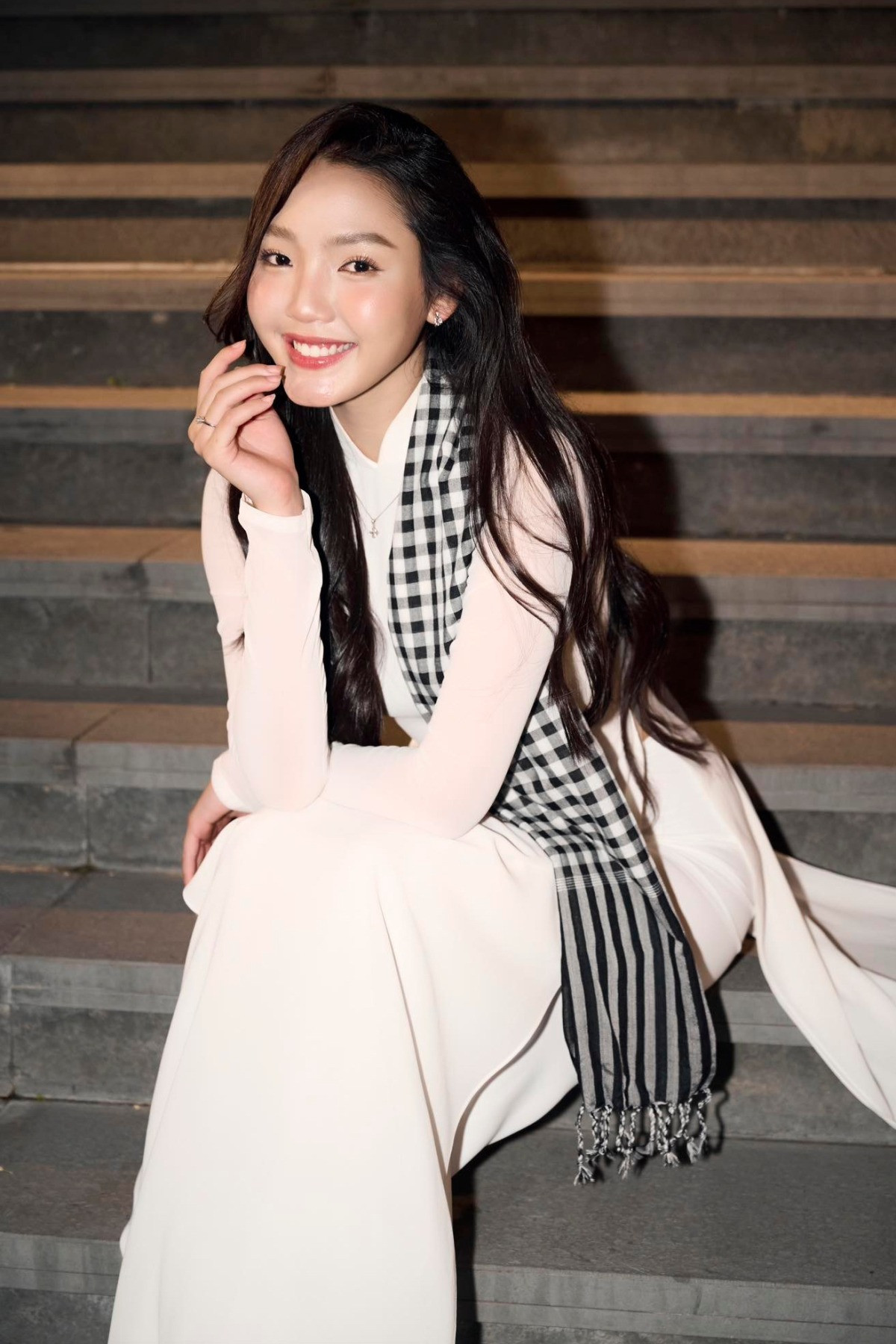 Nàng thơ trăm tỷ đóng nữ chính trong phim Trường Giang là ai