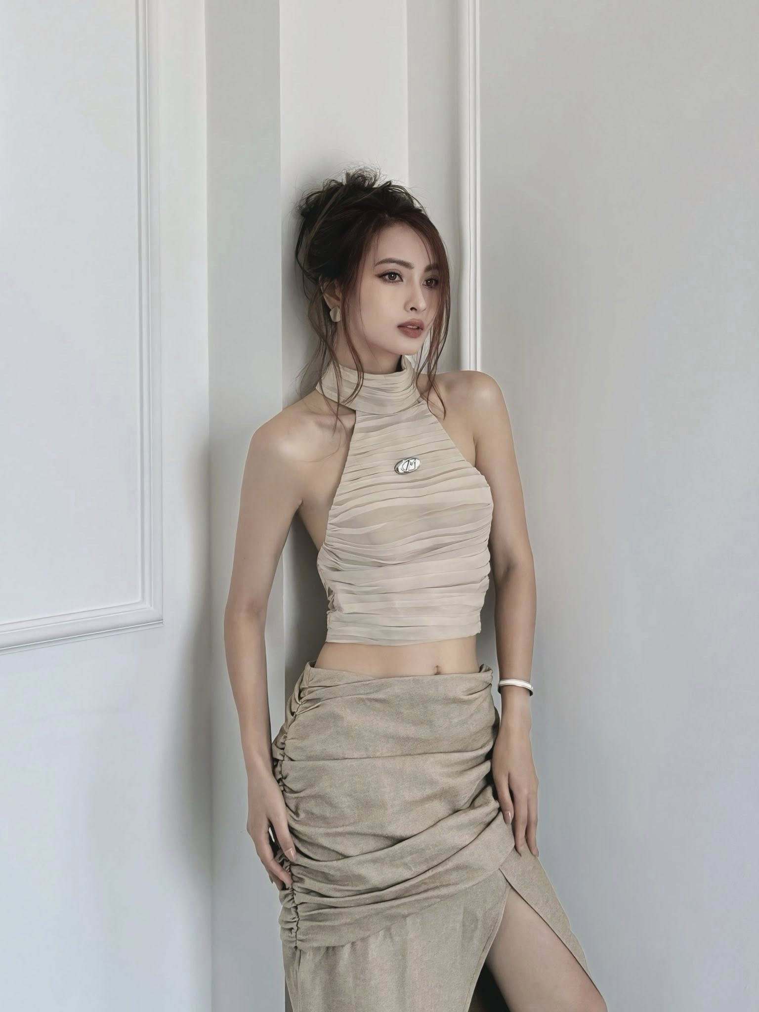 MC Huyền Trang Mù Tạt vừa nhận lời cầu hôn của danh thủ Đức Huy có gu thời trang đời thực ra sao? - Ảnh 10.