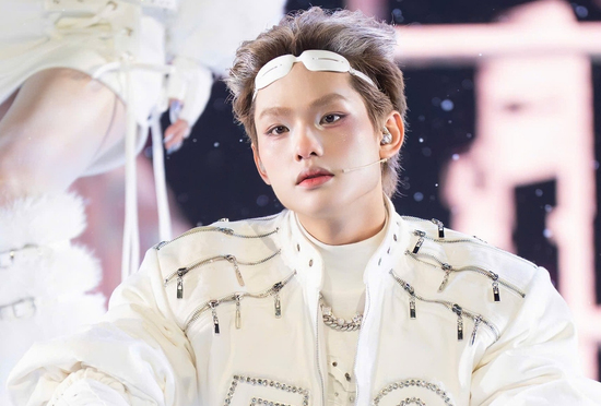 Vì sao gọi buitruonglinh là anh trai tương lai?