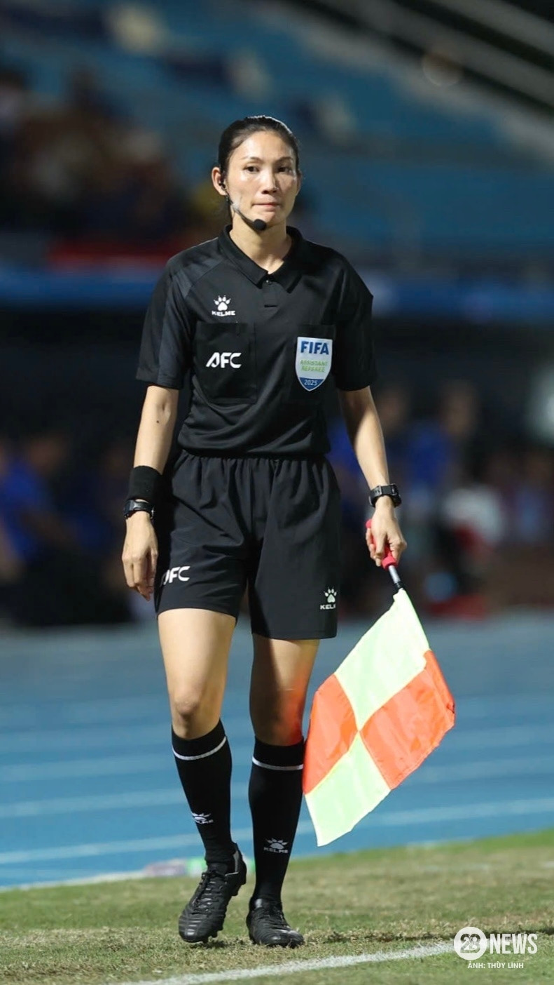 Bất ngờ thân thế trọng tài khiến tuyển nữ Việt Nam mất oan bàn thắng trận gặp Philippines