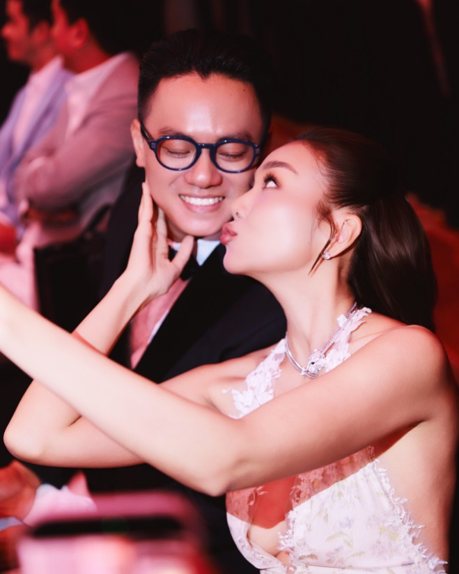 Cận cảnh bộ trang sức hơn 5 tỷ mà Thanh Hằng mang đi sự kiện