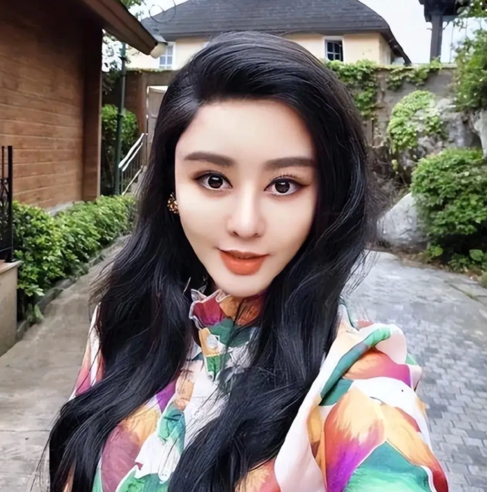 Cô gái chi gần 30 tỷ đồng để sở hữu gương mặt giống minh tinh Phạm Băng Băng - Ảnh 1