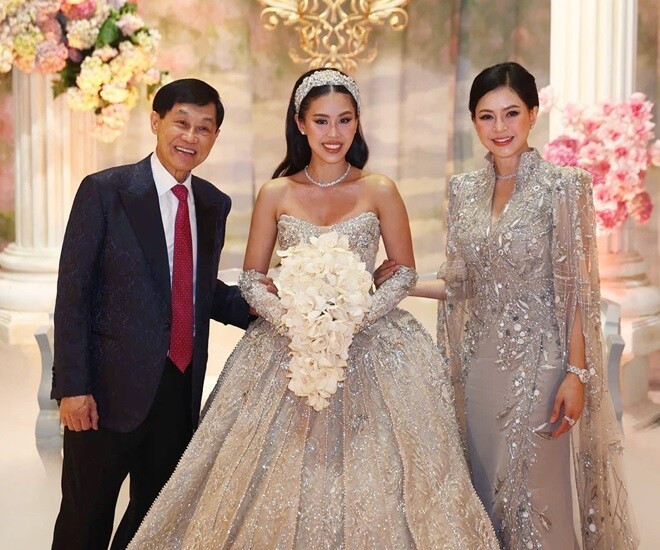 dam cuoi con gai ty phu johnathan hanh nguyen mam tiec toan dac san nha giau xung tam ai nu vua hang tien1 1765173186 460 width660height550.jpg